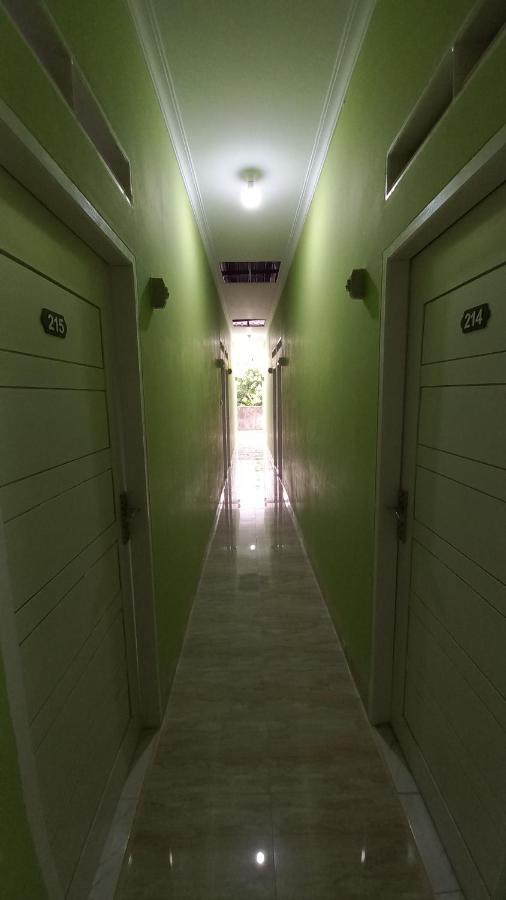 Oyo 93206 Penginapan Budi Syariah Otel Pekanbaru Dış mekan fotoğraf